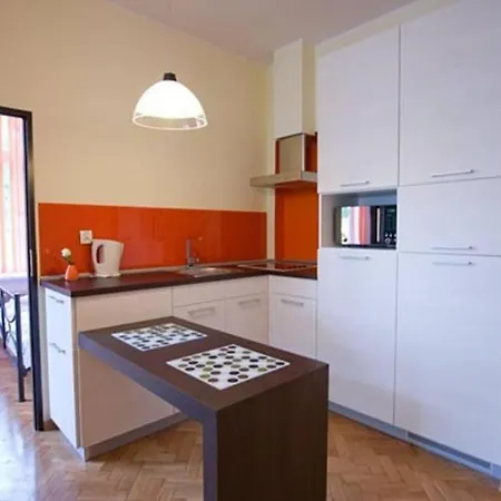 Golden Apartment/d8a Apartamento *